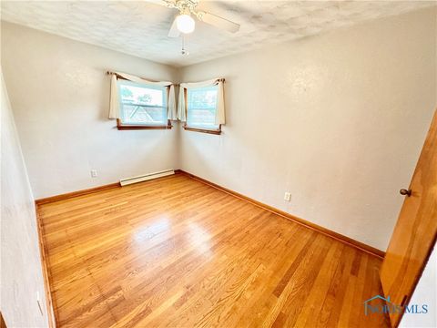 Tiny photo for 734 E Front Street, Defiance, OH 43512 (MLS # 6136107)