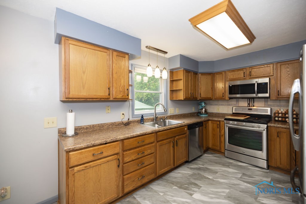 37 N Dorcas Road, Toledo, Ohio image 8