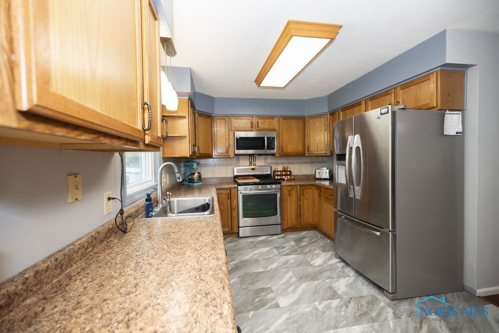 37 N Dorcas Road, Toledo, Ohio image 10