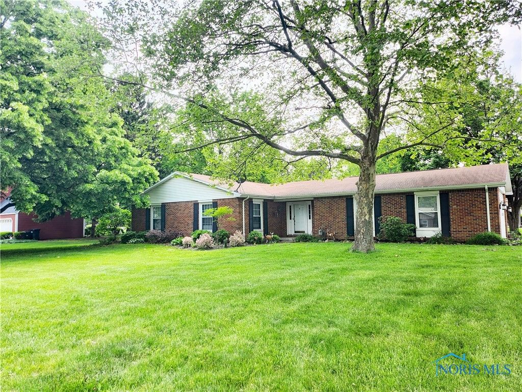 413 W Ridge Drive, Fostoria, OH 44830, MLS #6102136 - Howard Hanna