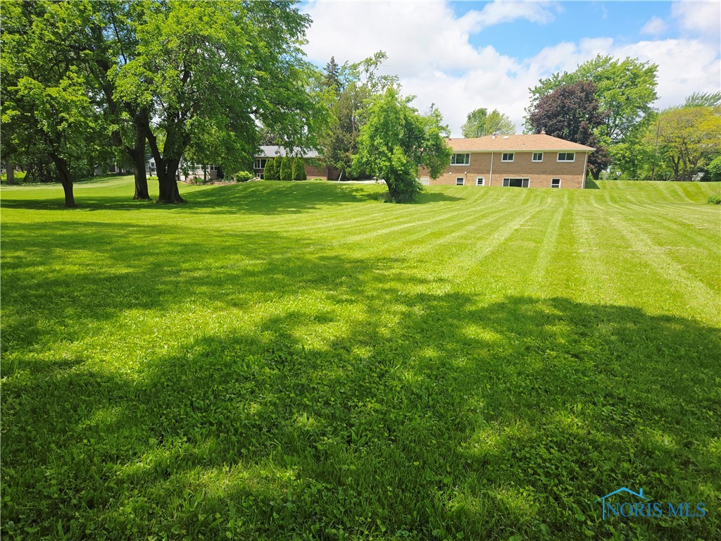 421 Parklane Drive, Woodville, Ohio image 3