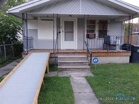 Photo of 1215 Woodstock Avenue, Toledo, OH 43607 (MLS # 6136262)