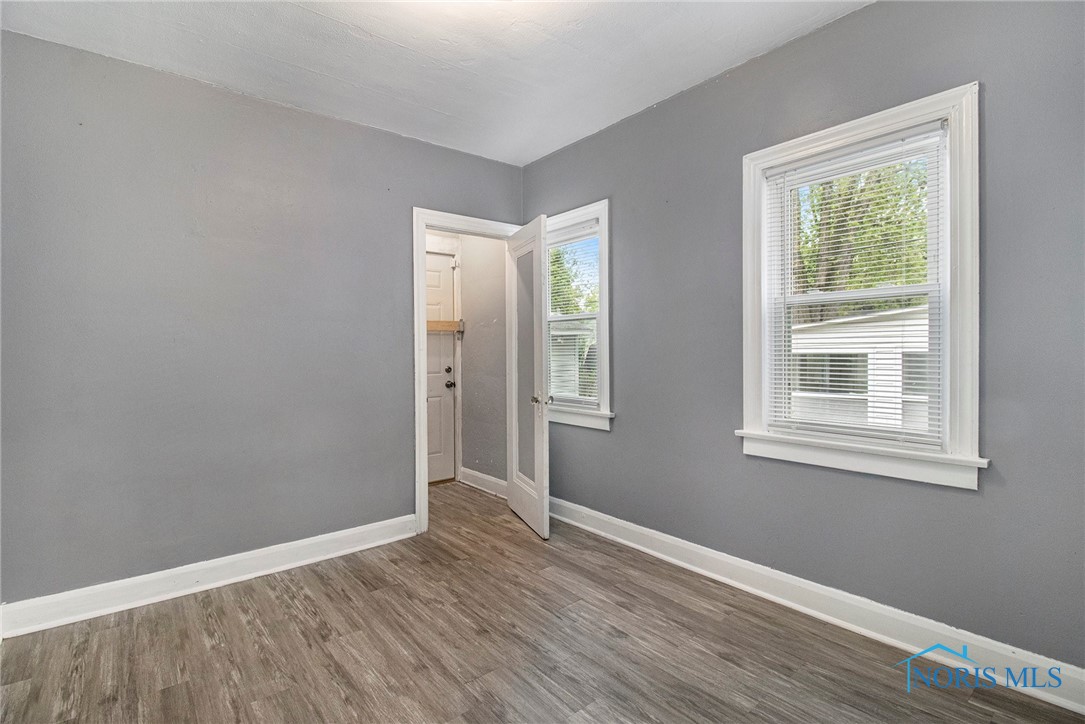4409 Fairview Drive, Toledo, Ohio image 8