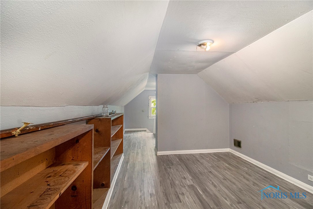 4409 Fairview Drive, Toledo, Ohio image 12