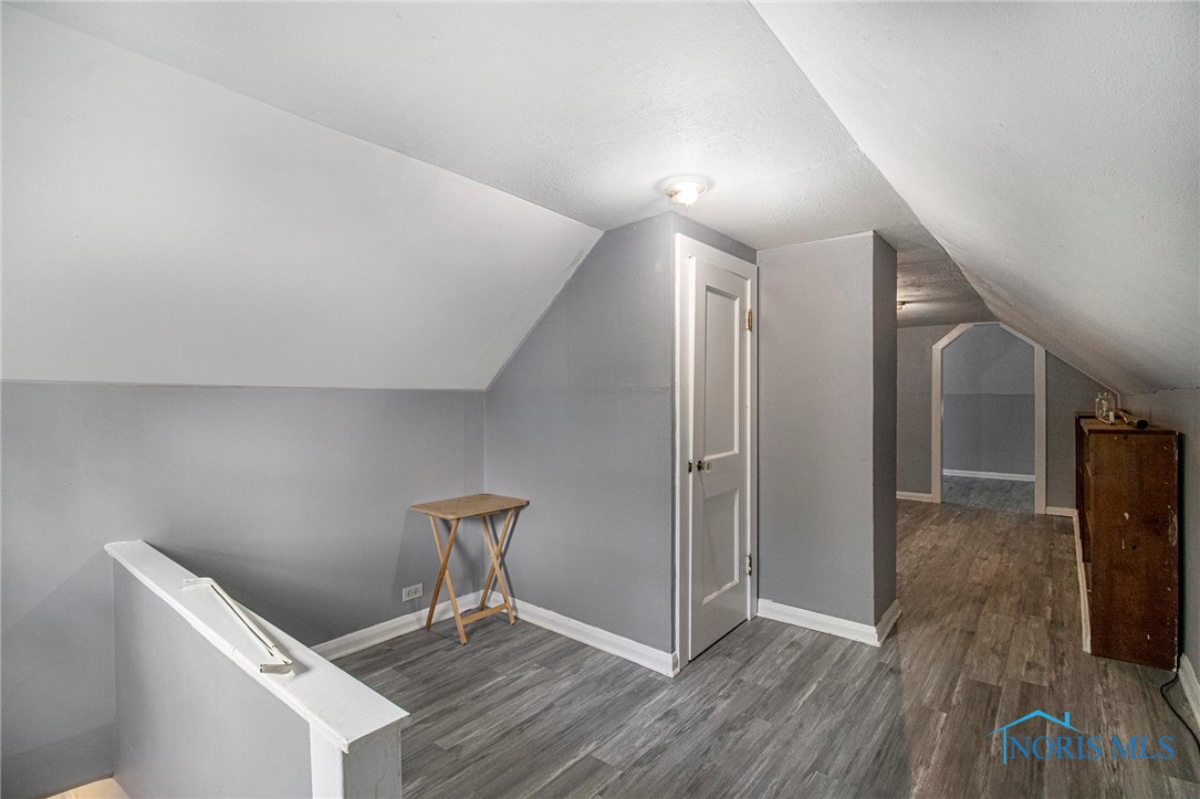 4409 Fairview Drive, Toledo, Ohio image 10