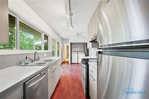 Tiny photo for 3701 Lincolnshire Woods Road, Toledo, OH 43606 (MLS # 6136928)