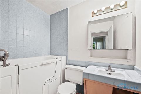 Tiny photo for 3701 Lincolnshire Woods Road, Toledo, OH 43606 (MLS # 6136928)