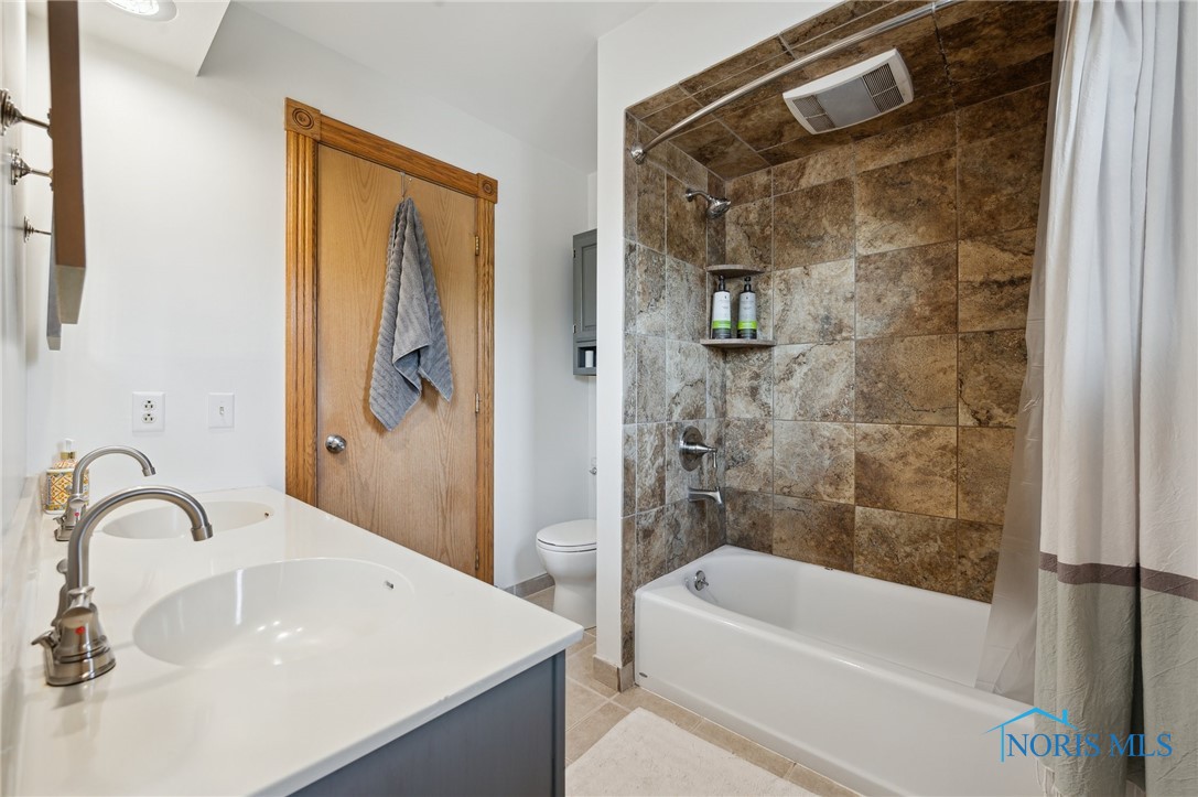 2546 Redfox Drive, Toledo, Ohio image 18