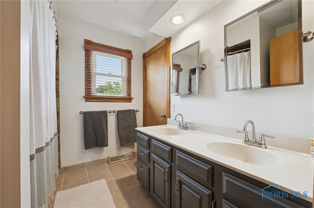 2546 Redfox Drive, Toledo, Ohio image 19
