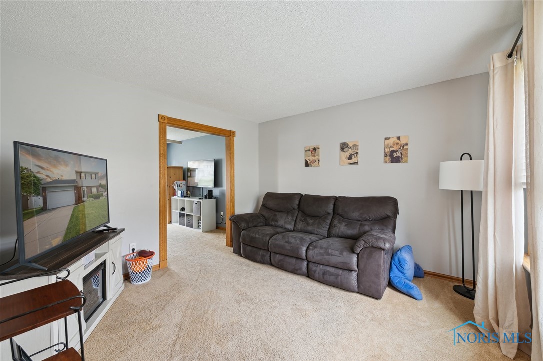 2546 Redfox Drive, Toledo, Ohio image 3