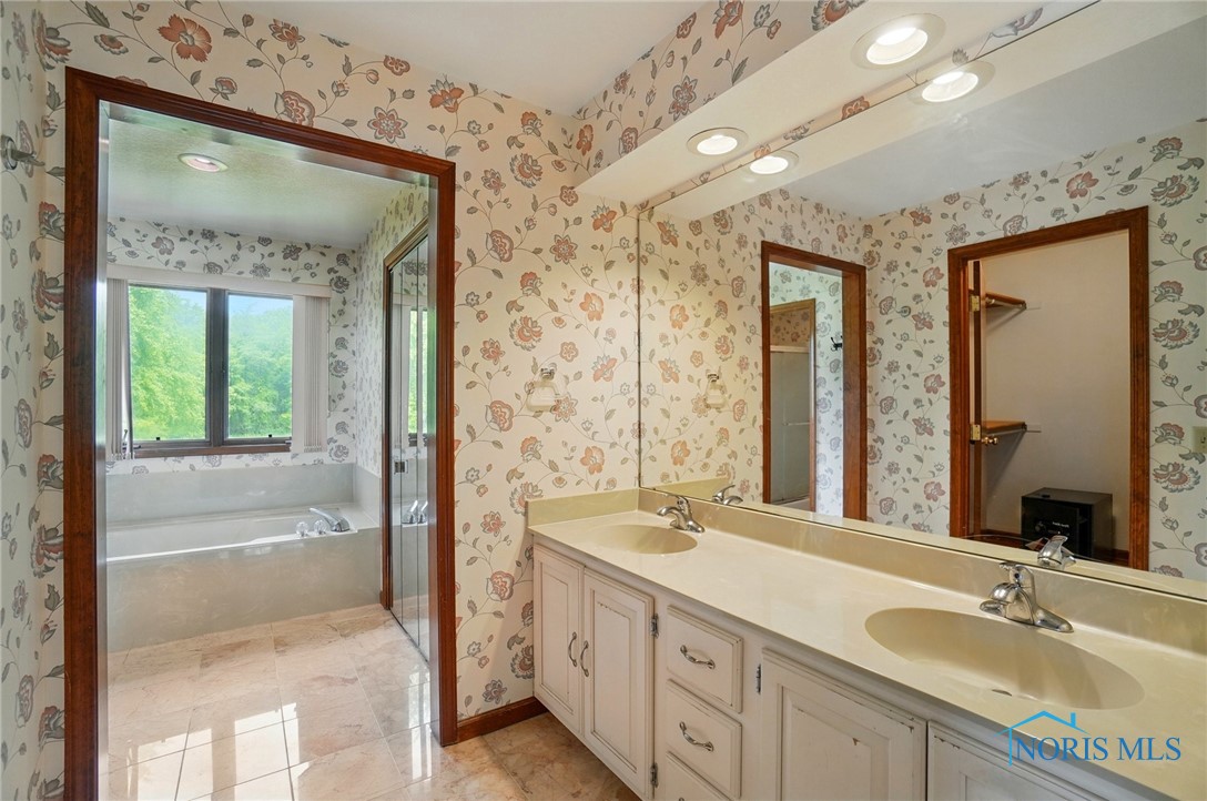 4820 Olde Meadow Lane, Sylvania, Ohio image 23