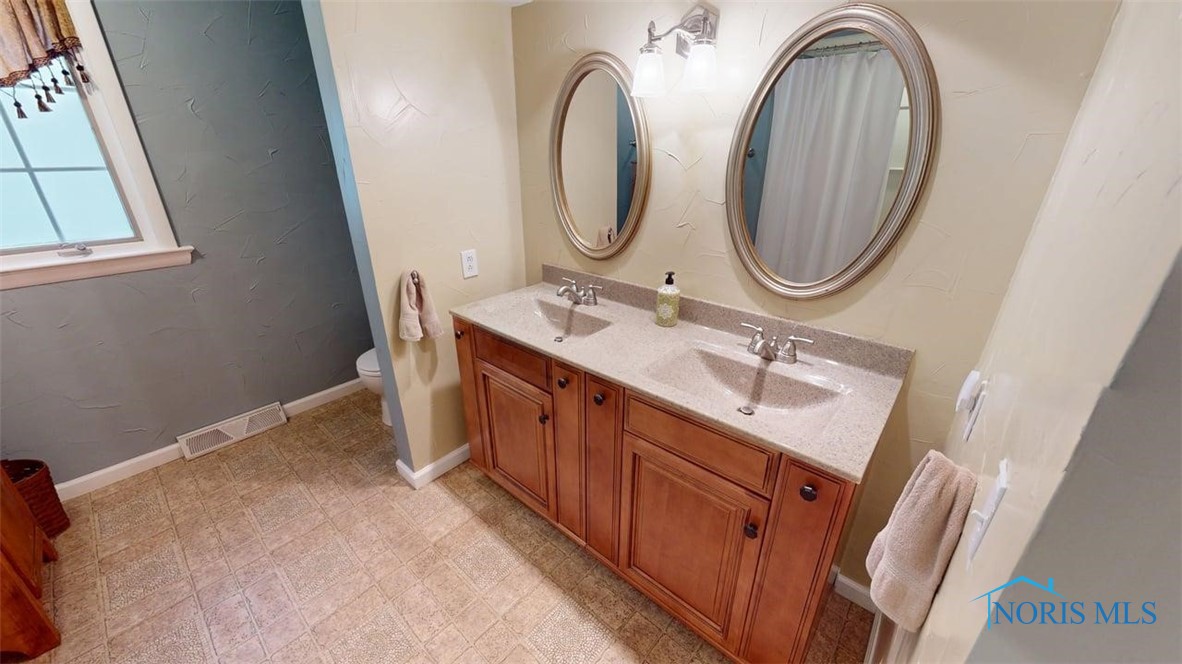 18225 W Portage River South Road, Elmore, Ohio image 24
