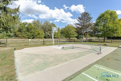 Tiny photo for 7040 Country Creek Road, Maumee, OH 43537 (MLS # 6136881)