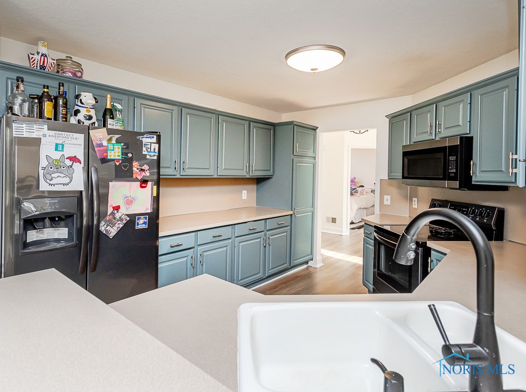 1241 Grassy Lane, Rossford, Ohio image 23