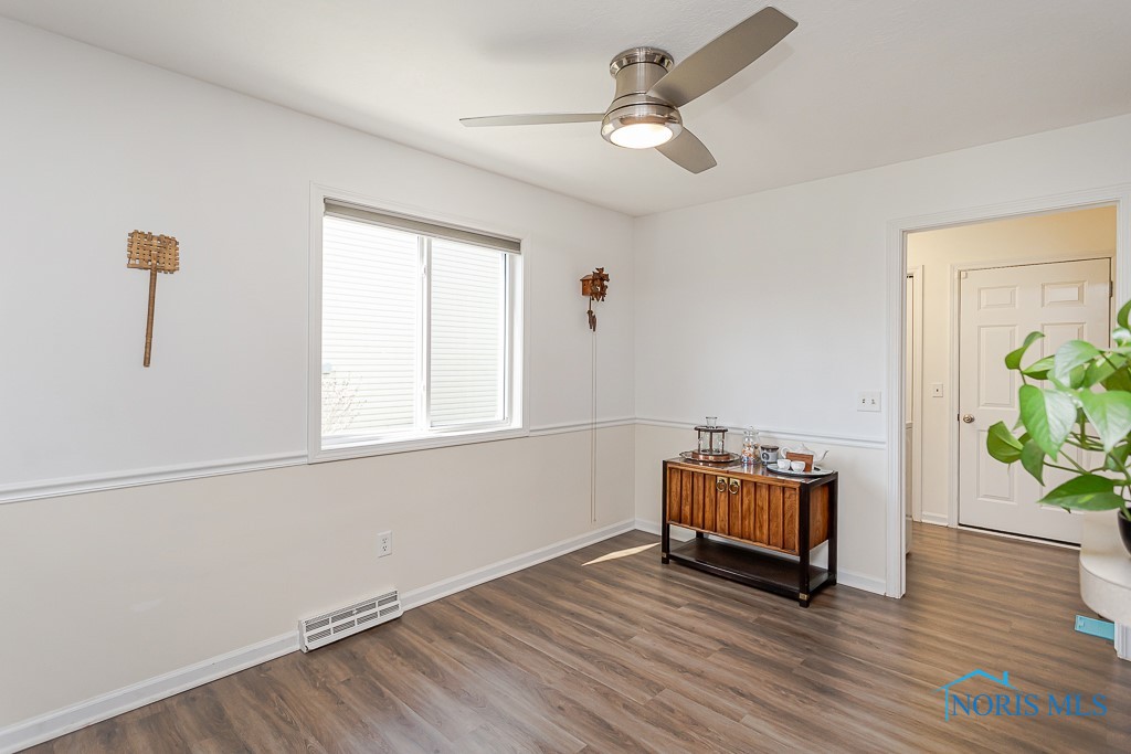 1241 Grassy Lane, Rossford, Ohio image 16