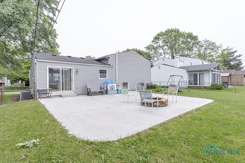 2474 Bedford Lane, Northwood, Ohio image 37
