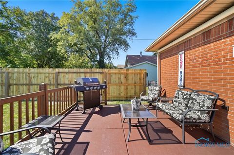 Tiny photo for 2054 Hoops Drive, Toledo, OH 43611 (MLS # 6136463)