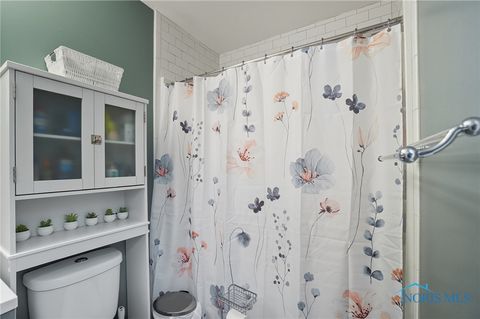 Tiny photo for 2054 Hoops Drive, Toledo, OH 43611 (MLS # 6136463)