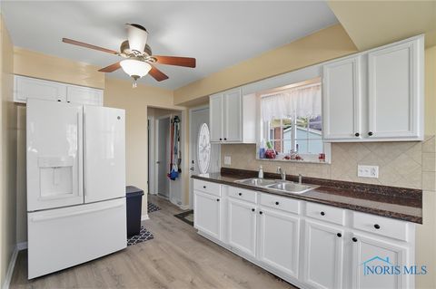Tiny photo for 2054 Hoops Drive, Toledo, OH 43611 (MLS # 6136463)