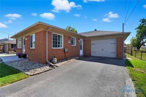Tiny photo for 2054 Hoops Drive, Toledo, OH 43611 (MLS # 6136463)