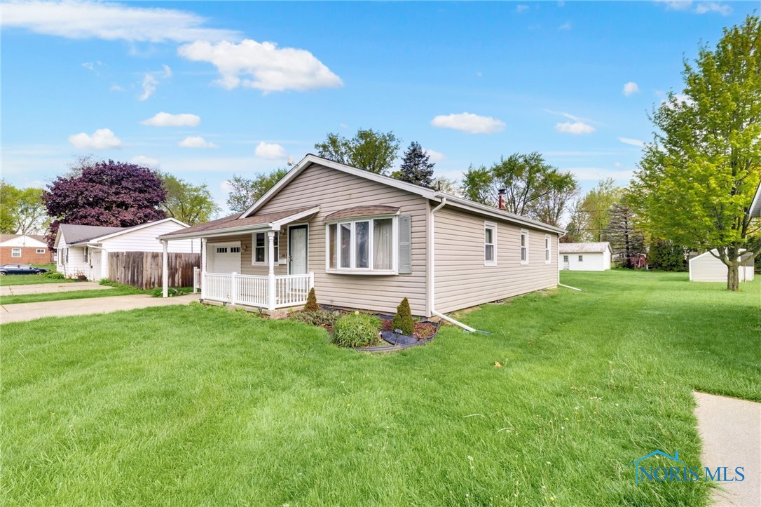 588 Douglas Drive, Wauseon, Ohio image 3