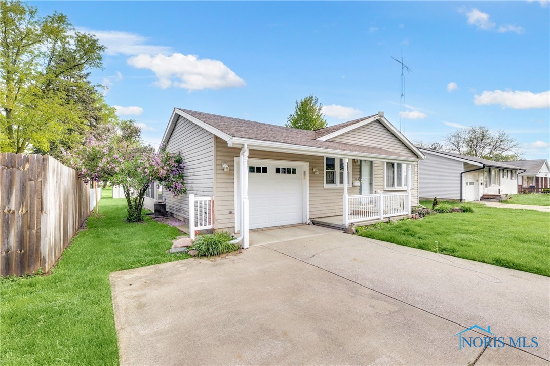 588 Douglas Drive, Wauseon, Ohio image 2