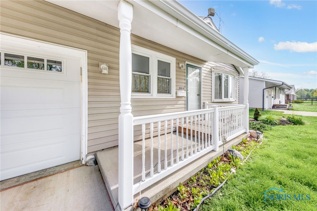 588 Douglas Drive, Wauseon, Ohio image 4