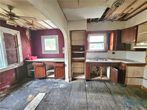 Tiny photo for 1016 Woodsdale Avenue, Toledo, OH 43609 (MLS # 6136143)
