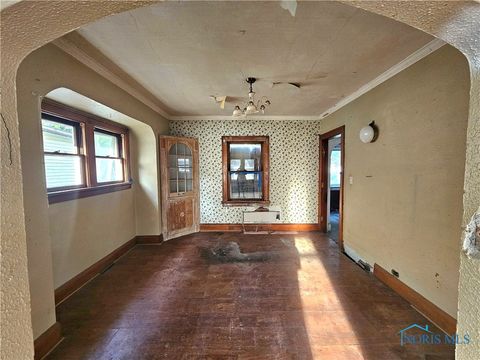 Tiny photo for 1016 Woodsdale Avenue, Toledo, OH 43609 (MLS # 6136143)