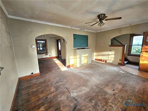 Tiny photo for 1016 Woodsdale Avenue, Toledo, OH 43609 (MLS # 6136143)