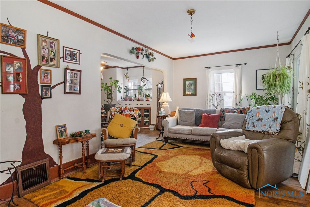 906 Harrow Road, Toledo, Ohio image 4