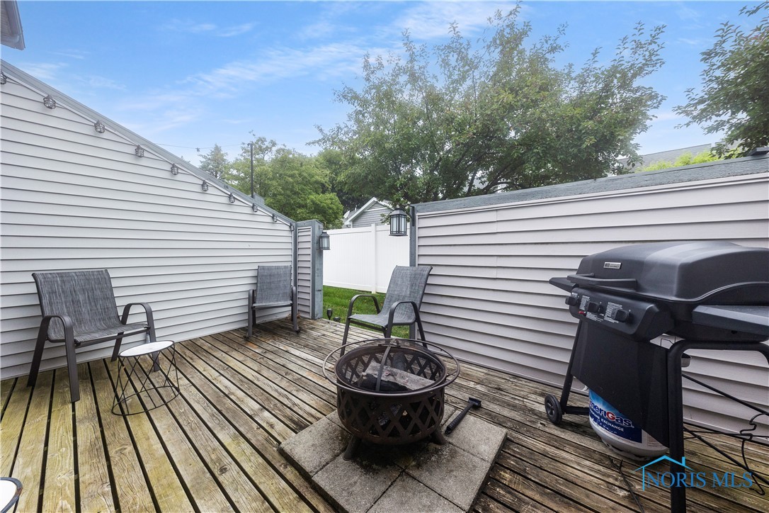 809 Lawrence Avenue 2