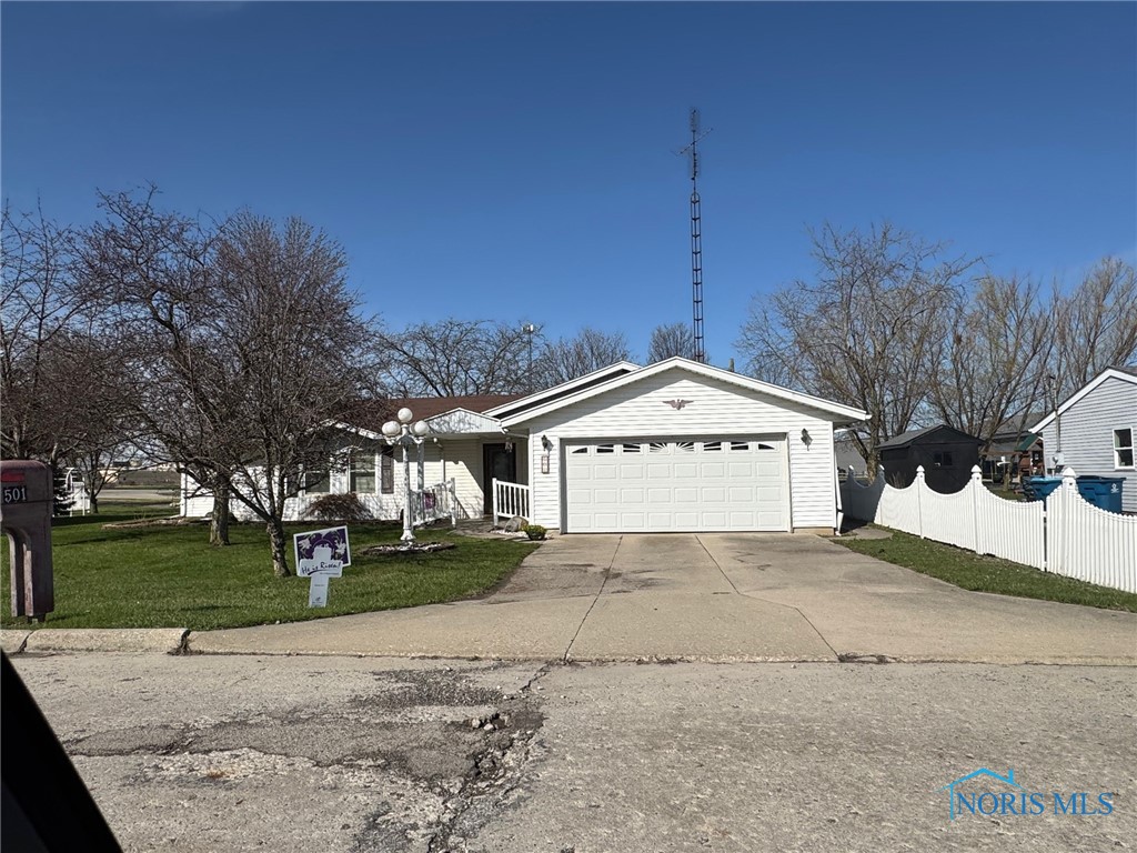 501 N Lynn Street, Bryan, Ohio image 1