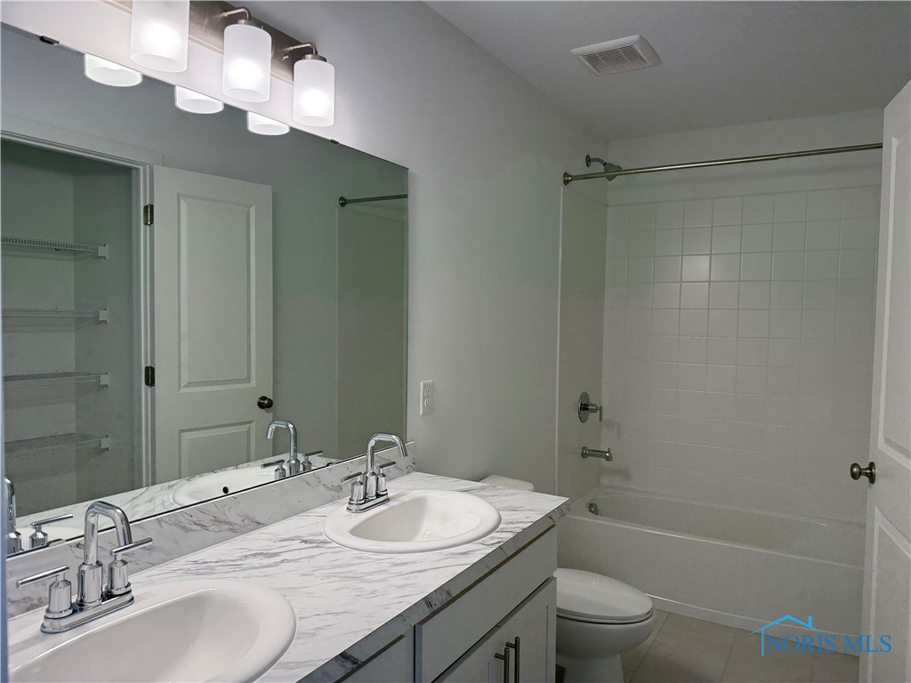 24647 W Third Street, Grand Rapids, Ohio image 11