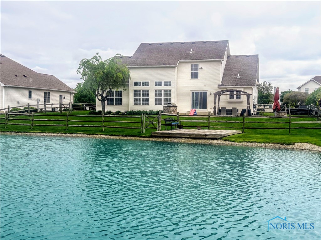 5663 Maple Creek Boulevard, Sylvania, Ohio image 2