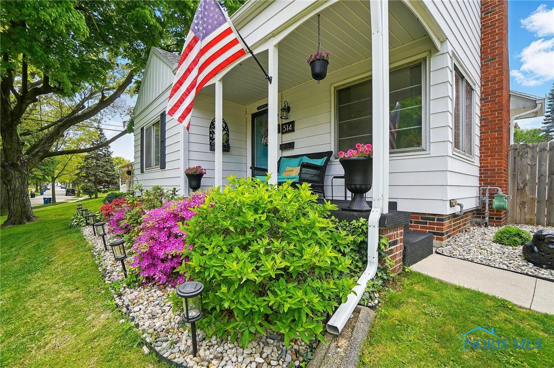516 Robindale Avenue, Oregon, Ohio image 3