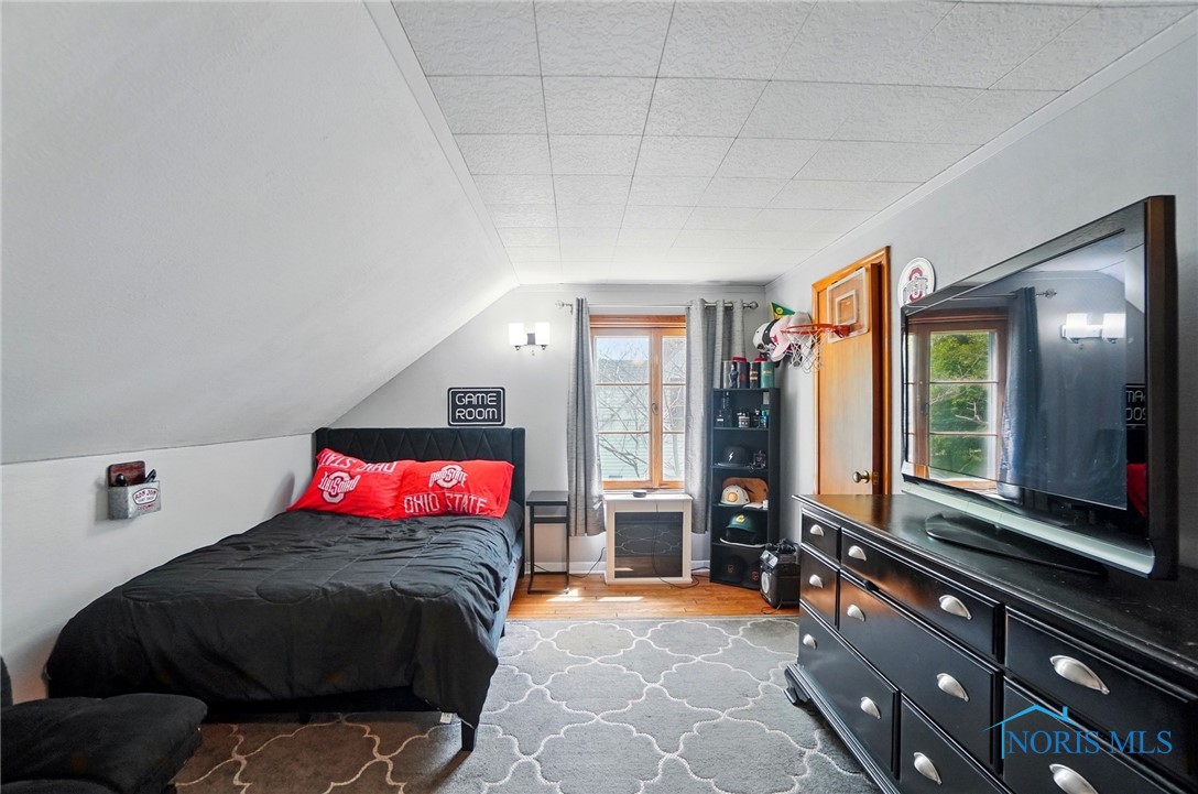 516 Robindale Avenue, Oregon, Ohio image 32