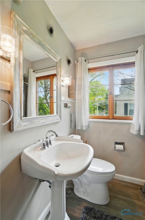 516 Robindale Avenue, Oregon, Ohio image 28