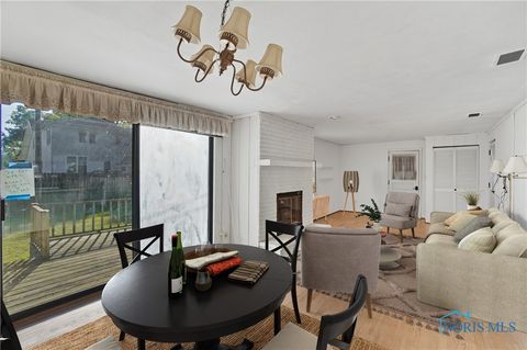 Tiny photo for 716 Farrer Street, Maumee, OH 43537 (MLS # 6136251)