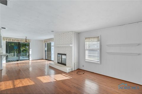 Tiny photo for 716 Farrer Street, Maumee, OH 43537 (MLS # 6136251)