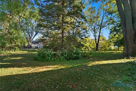 Tiny photo for 716 Farrer Street, Maumee, OH 43537 (MLS # 6136251)