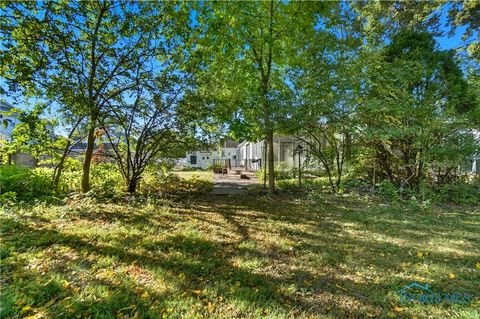Tiny photo for 716 Farrer Street, Maumee, OH 43537 (MLS # 6136251)