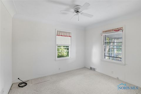 Tiny photo for 716 Farrer Street, Maumee, OH 43537 (MLS # 6136251)