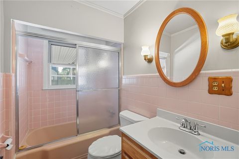 Tiny photo for 716 Farrer Street, Maumee, OH 43537 (MLS # 6136251)