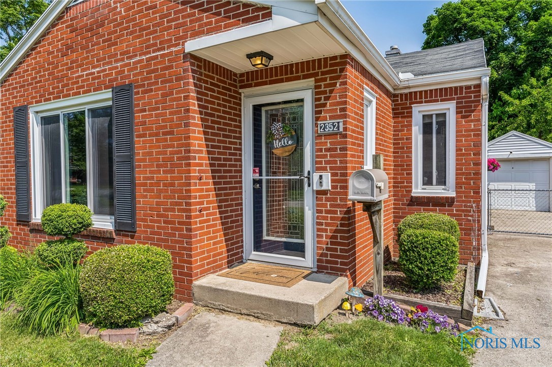 2352 Sherwood Avenue, Toledo, Ohio image 35