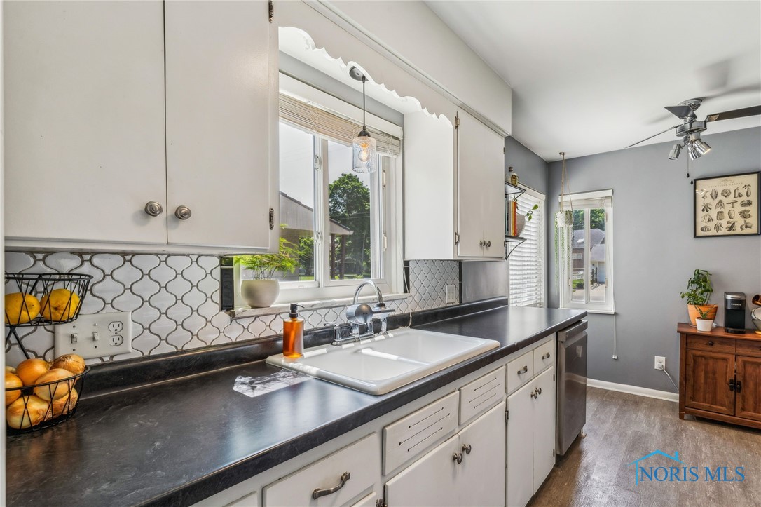 2352 Sherwood Avenue, Toledo, Ohio image 14