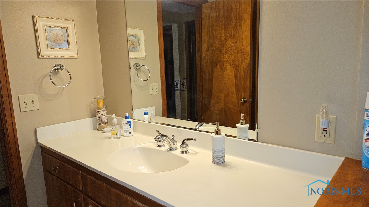 605 Riverside Drive, Woodville, Ohio image 33