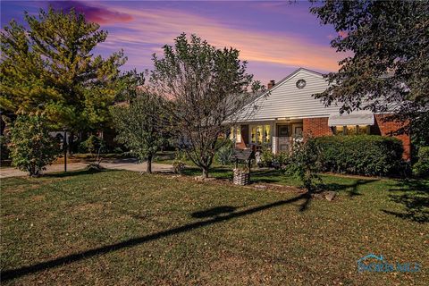 Photo of 2809 Starr Avenue, Oregon, OH 43616 (MLS # 6136959)