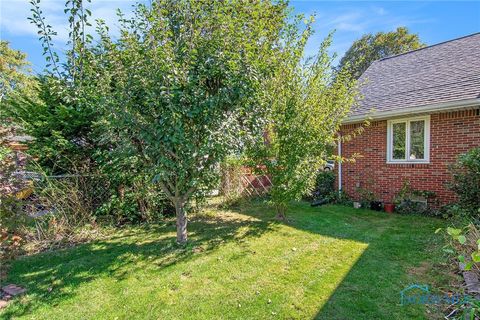 Tiny photo for 2809 Starr Avenue, Oregon, OH 43616 (MLS # 6136959)