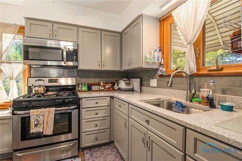 Tiny photo for 2809 Starr Avenue, Oregon, OH 43616 (MLS # 6136959)